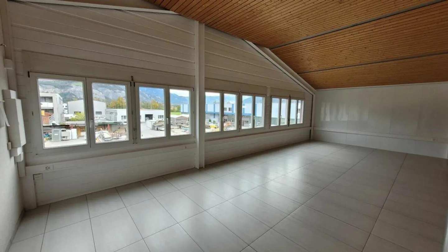 Espace de bureau/commercial plus lumineux et plus spacieux - Photo 2 sur 6
