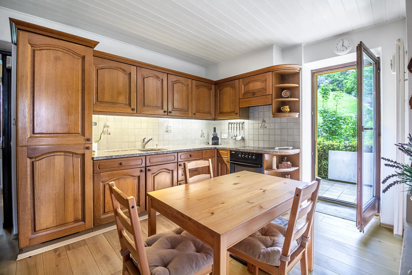 Haus mit zwei Wohnungen - Foto 3 von 8
