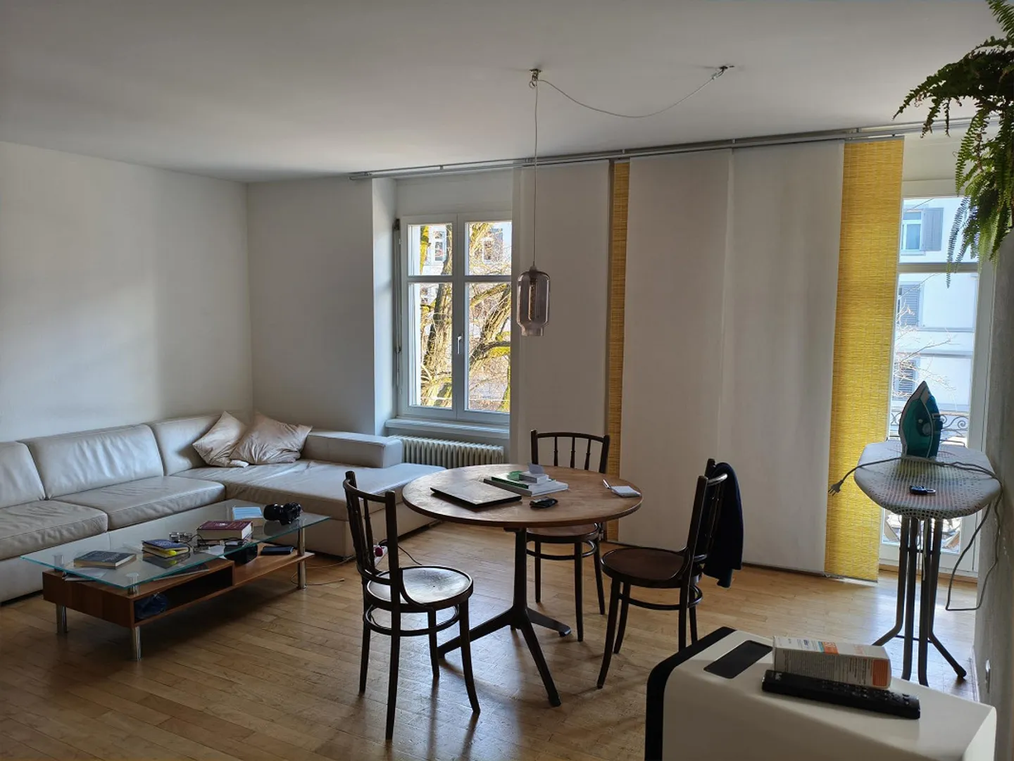 Sublet 3.5 Room Apartment Mid January - May - Photo 1 of 4