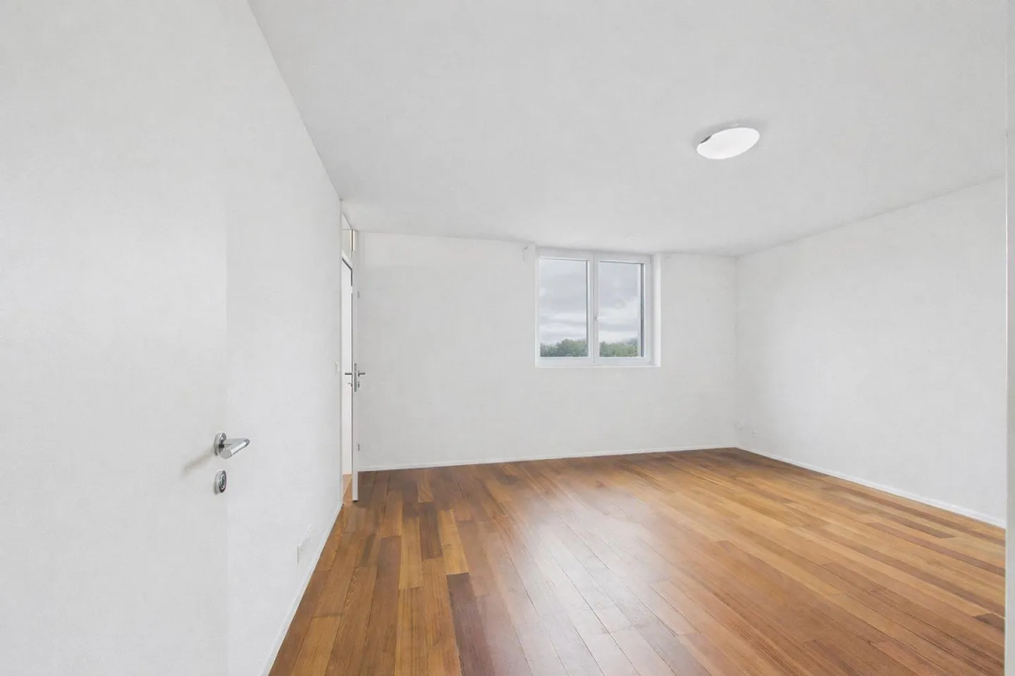 Exklusives Duplex-Apartment mit grosser Terrasse & Grillbar - Foto 8 von 13