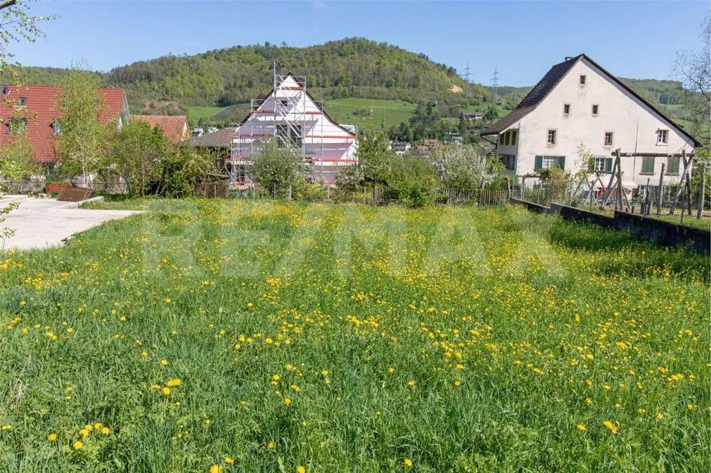 600 m² Building Land in a Tranquil Location - Photo 1 of 4