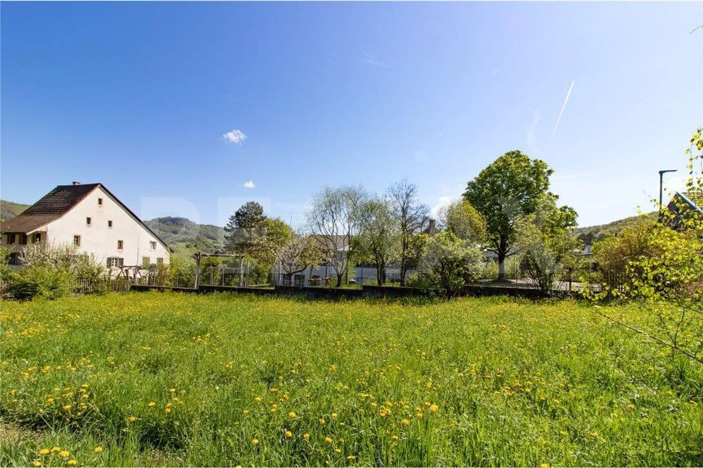 600 m² Building Land in a Tranquil Location - Photo 2 of 4