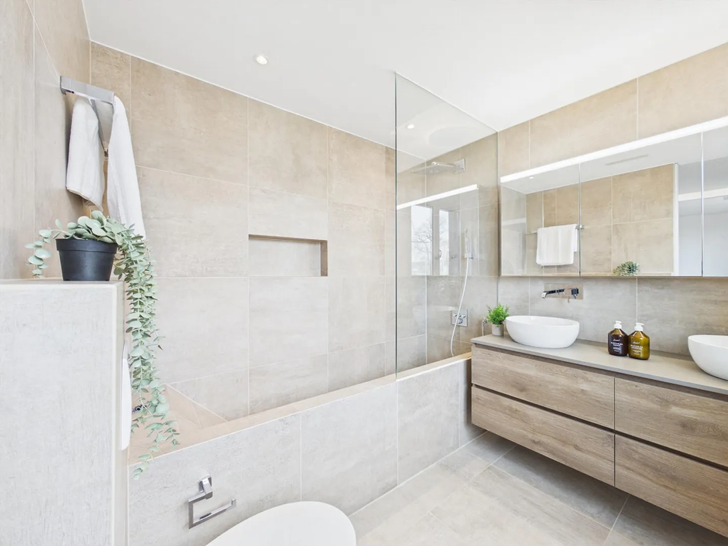 Exklusives Duplex-Apartment mit grosser Terrasse & Grillbar - Foto 10 von 13