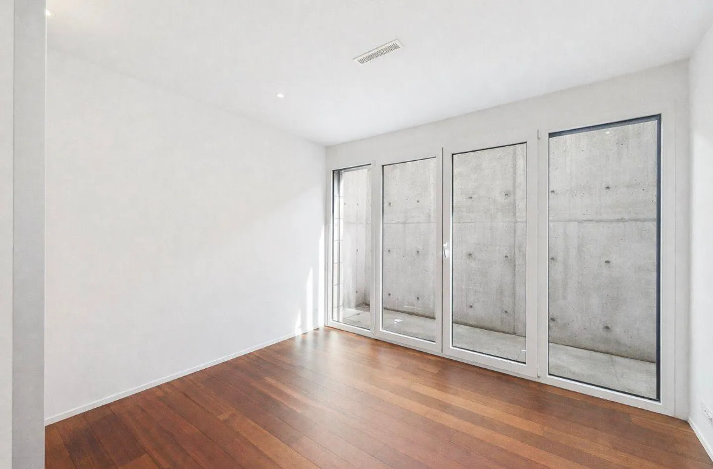 Exklusives Duplex-Apartment mit grosser Terrasse & Grillbar - Foto 11 von 13