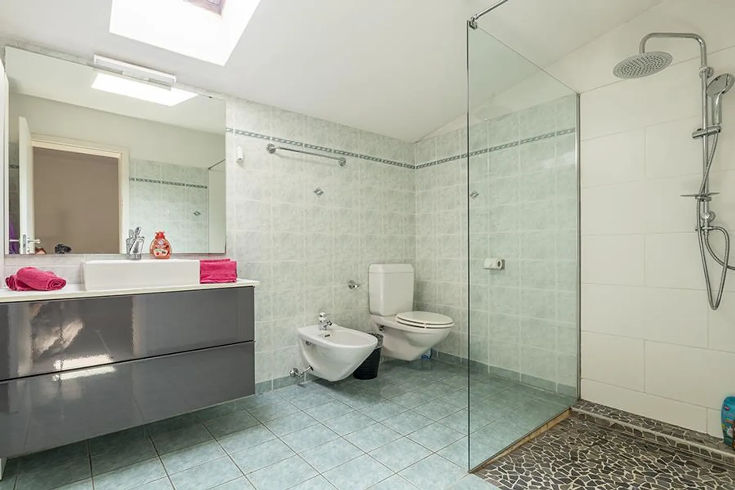 Casa familiare con reddito locativo - Foto 10 di 15