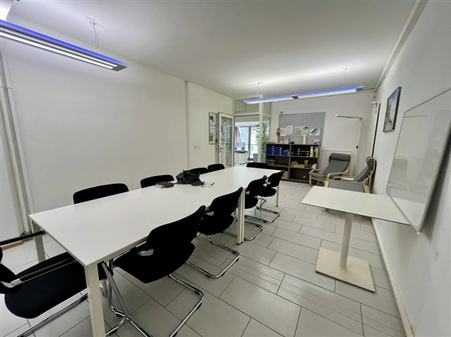 FOR RENT in ESTAVAYER-LE-LAC
Commercial space on the ground floor - Photo 7 of 12