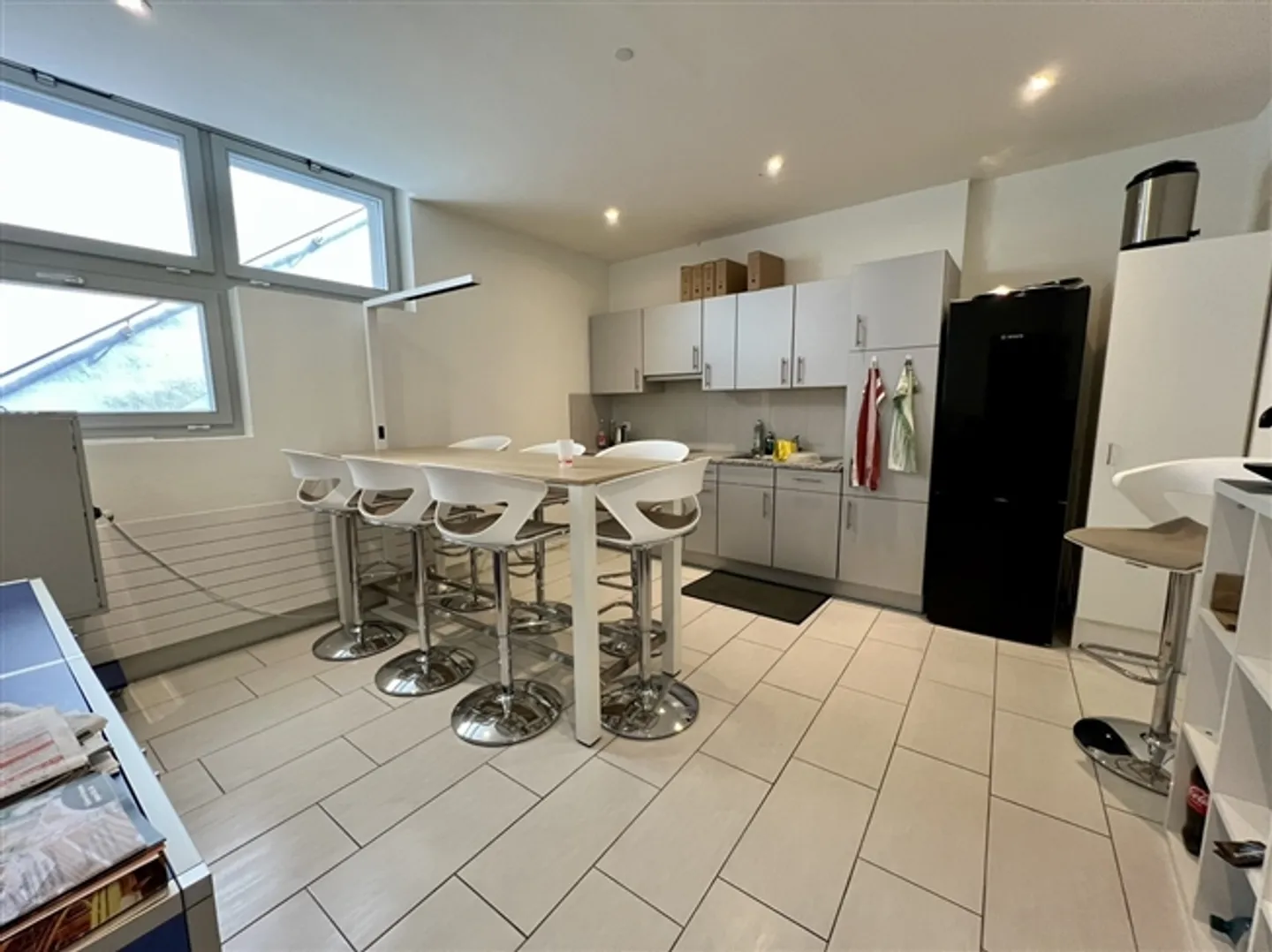 FOR RENT in ESTAVAYER-LE-LAC
Commercial space on the ground floor - Photo 9 of 12