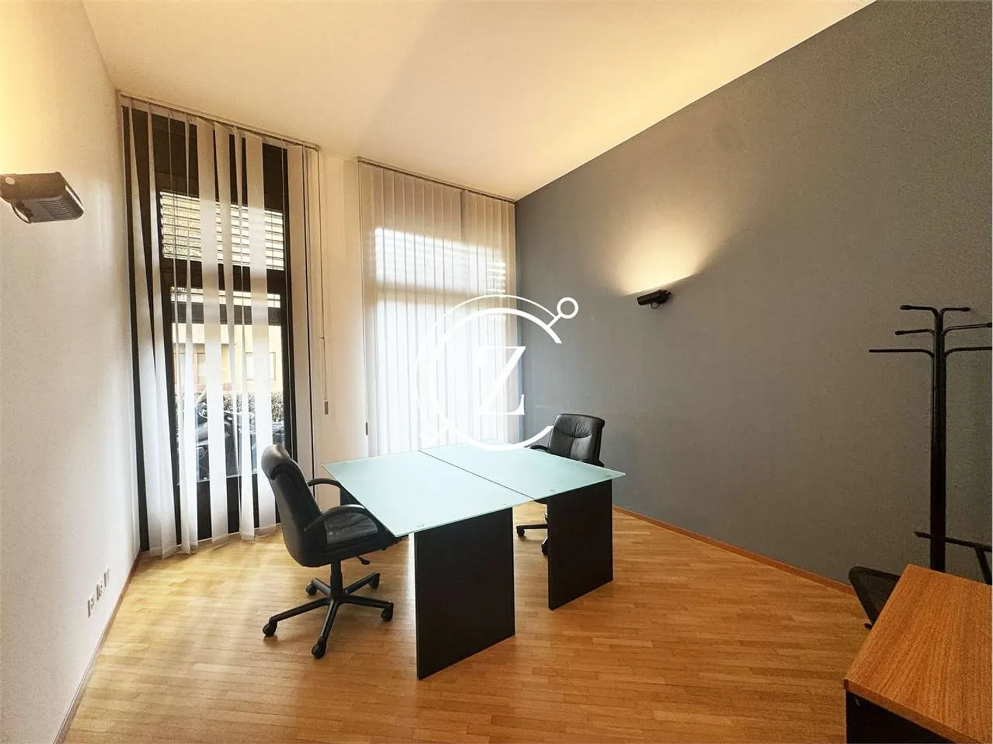 Büro mit Schaufenster Lugano eingerichtet, Nebenkosten inklusive - Foto 1 di 1