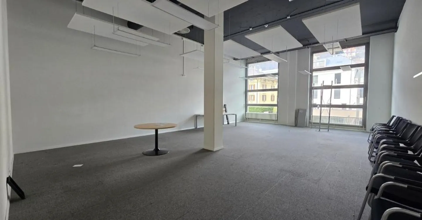 96m2 - Ufficio vicino al centro di Neuchâtel - Foto 2 di 10