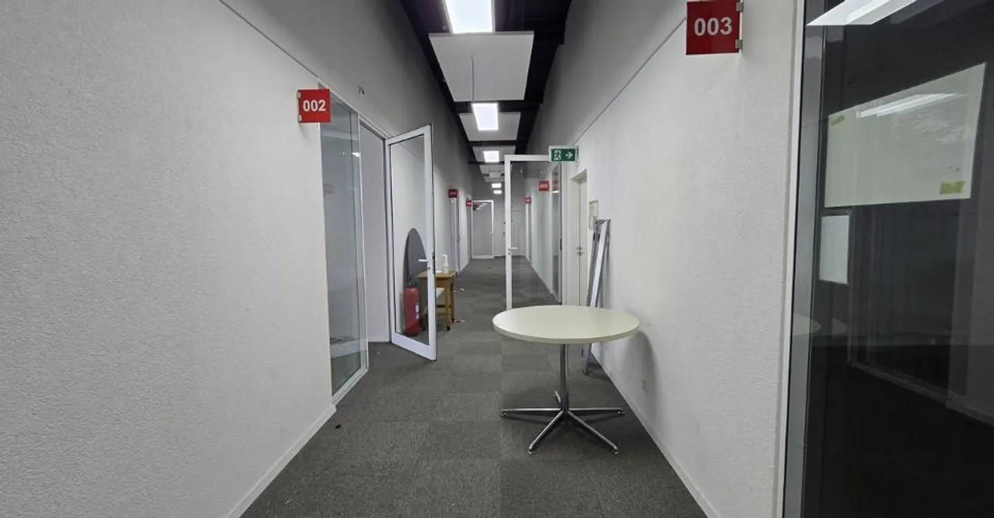 96m2 - Ufficio vicino al centro di Neuchâtel - Foto 7 di 10