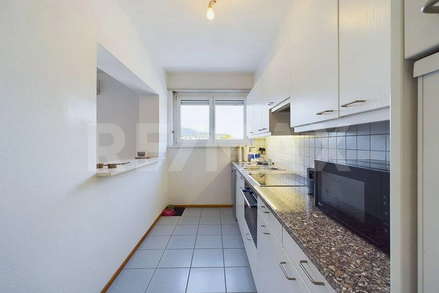 Appartement confortable de 3 ½ pièces avec vue illimitée - Photo 4 sur 13