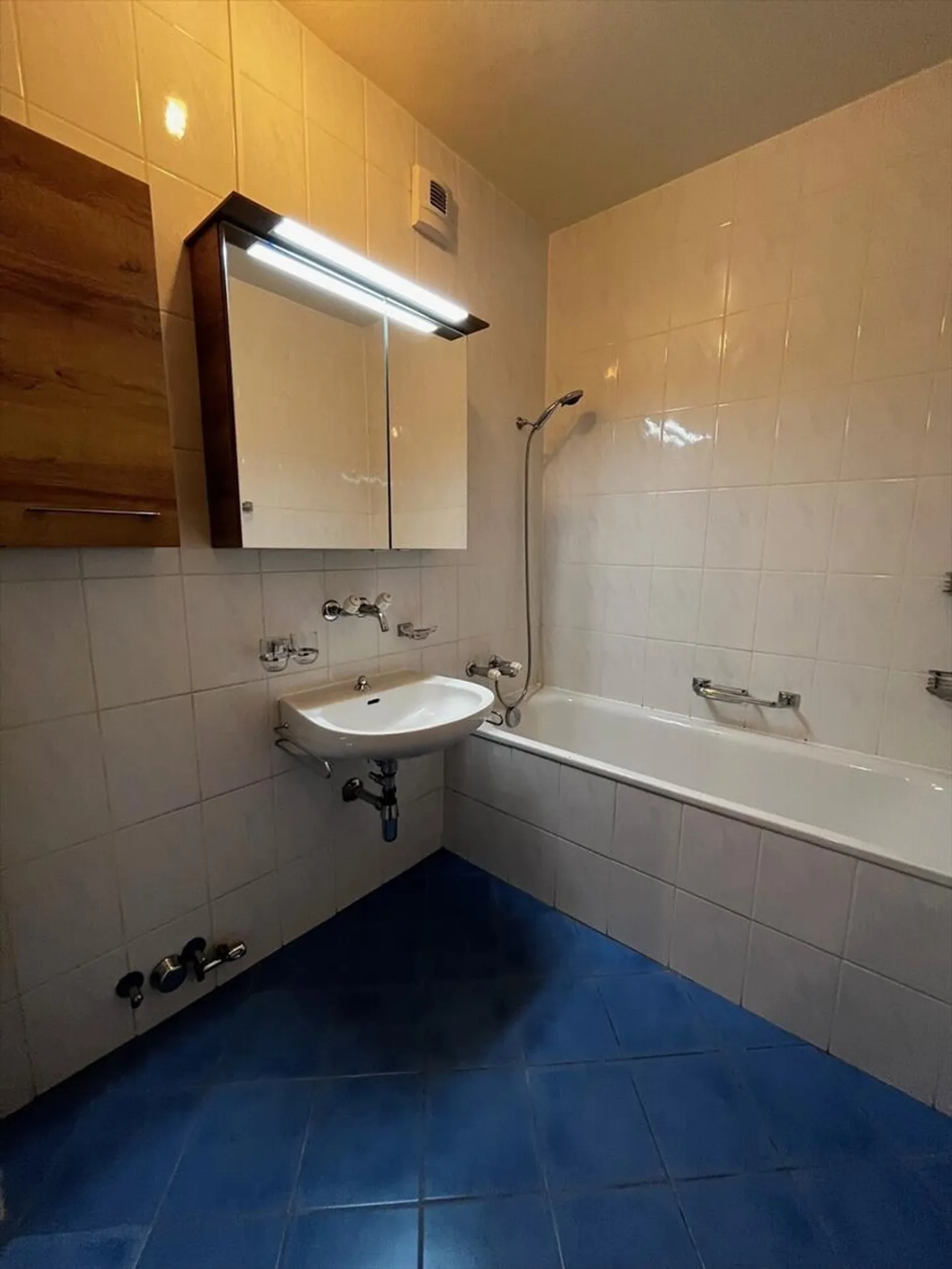 Appartamento con 5 stanze e passaggio - Foto 8 di 8