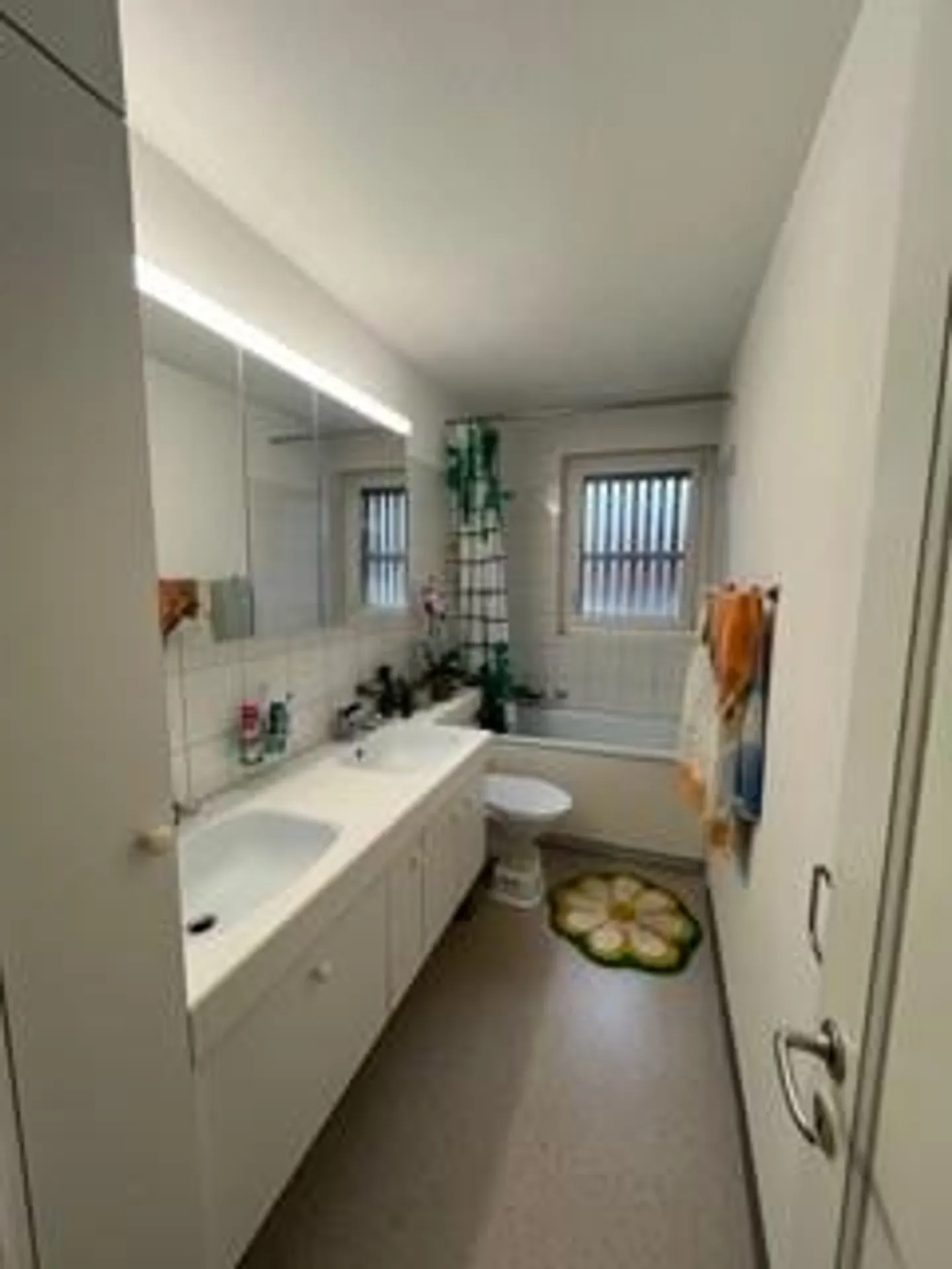 Bright and well-kept 4-room apartment - Photo 9 of 10
