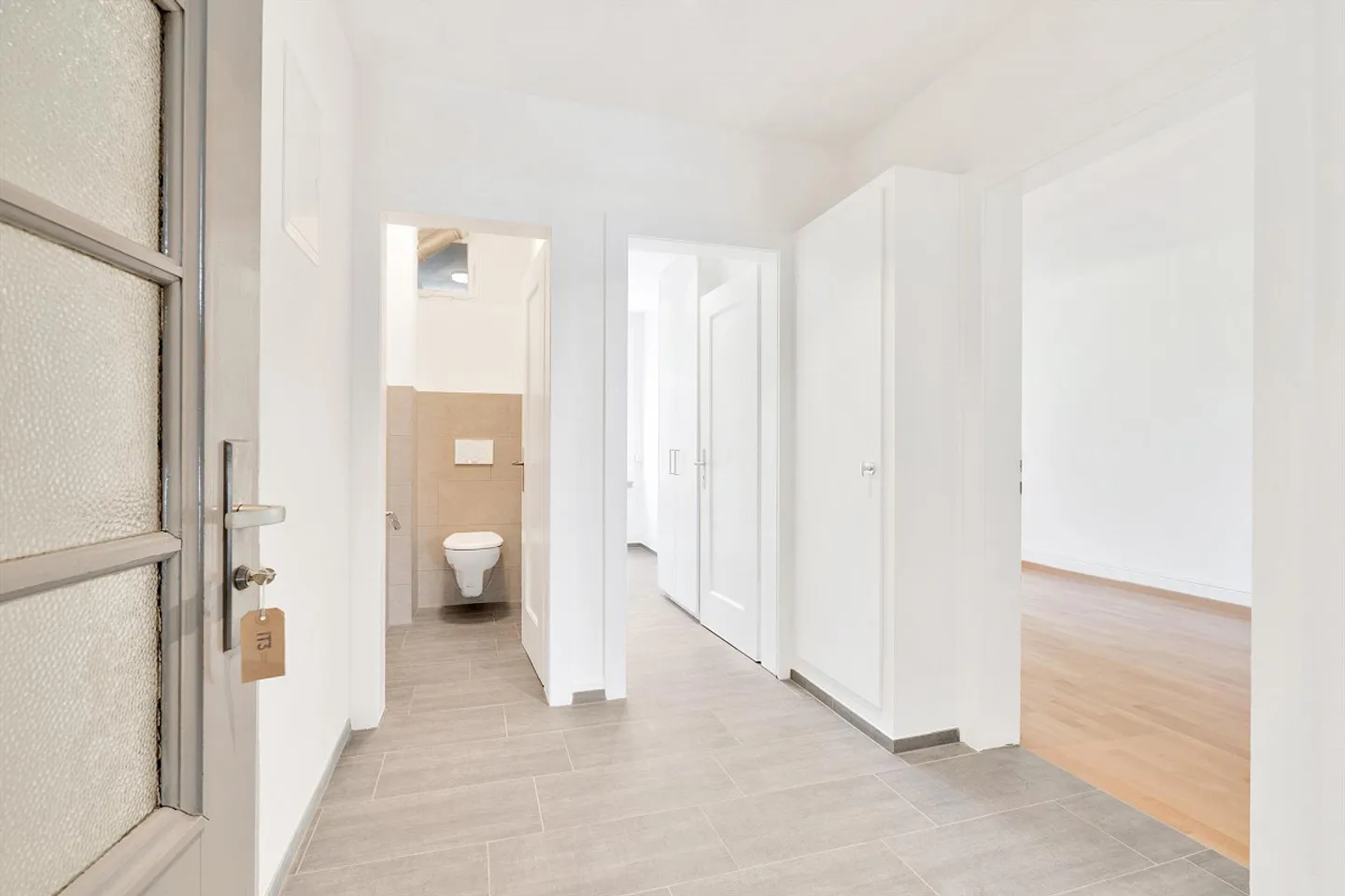 Charmante appartement de 2,5 pièces dans un emplacement central - Photo 4 sur 6