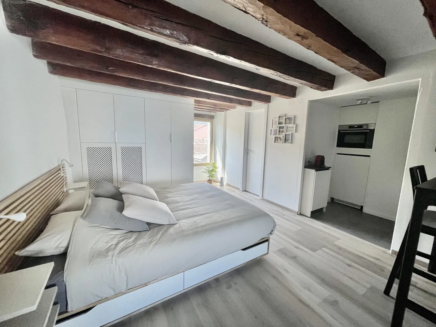 Furnished studio for rent? Nyon, Rue de Rive 53 lake view on the 4th floor - Photo 1 of 13