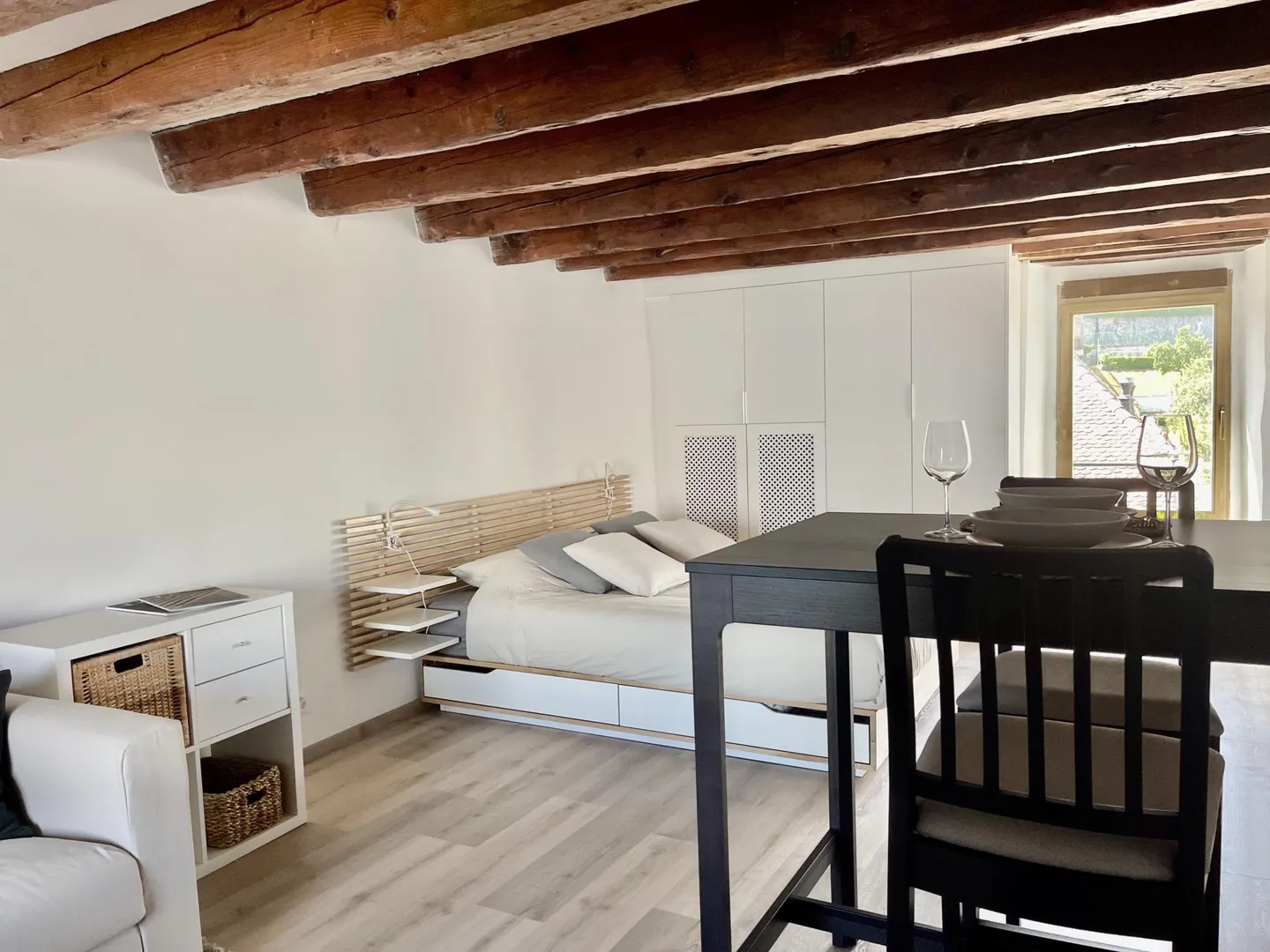 Furnished studio for rent? Nyon, Rue de Rive 53 lake view on the 4th floor - Photo 2 of 13