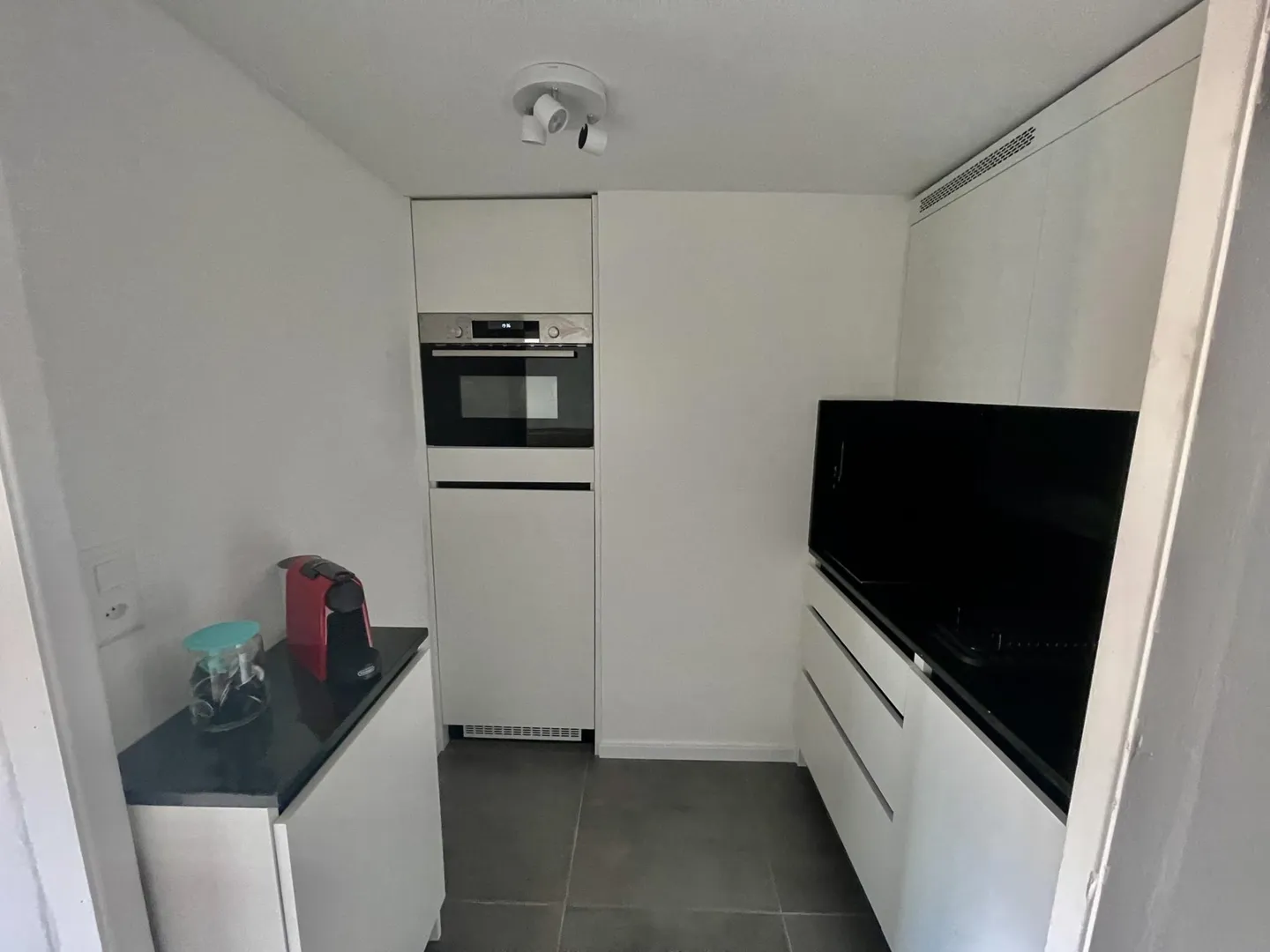 Furnished studio for rent? Nyon, Rue de Rive 53 lake view on the 4th floor - Photo 6 of 13