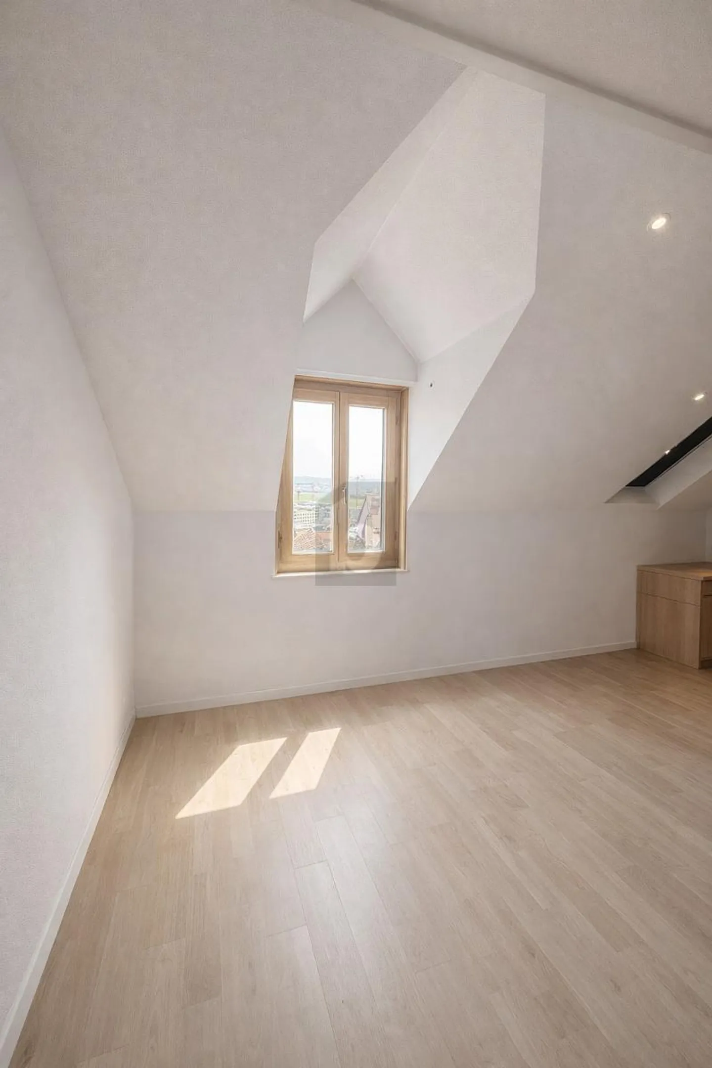 Studio Rénové au Centre-Ville - Photo 1 sur 6