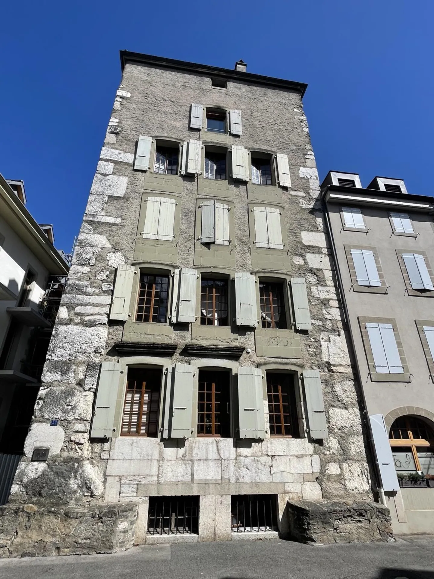 Furnished studio for rent? Nyon, Rue de Rive 53 lake view on the 4th floor - Photo 8 of 13