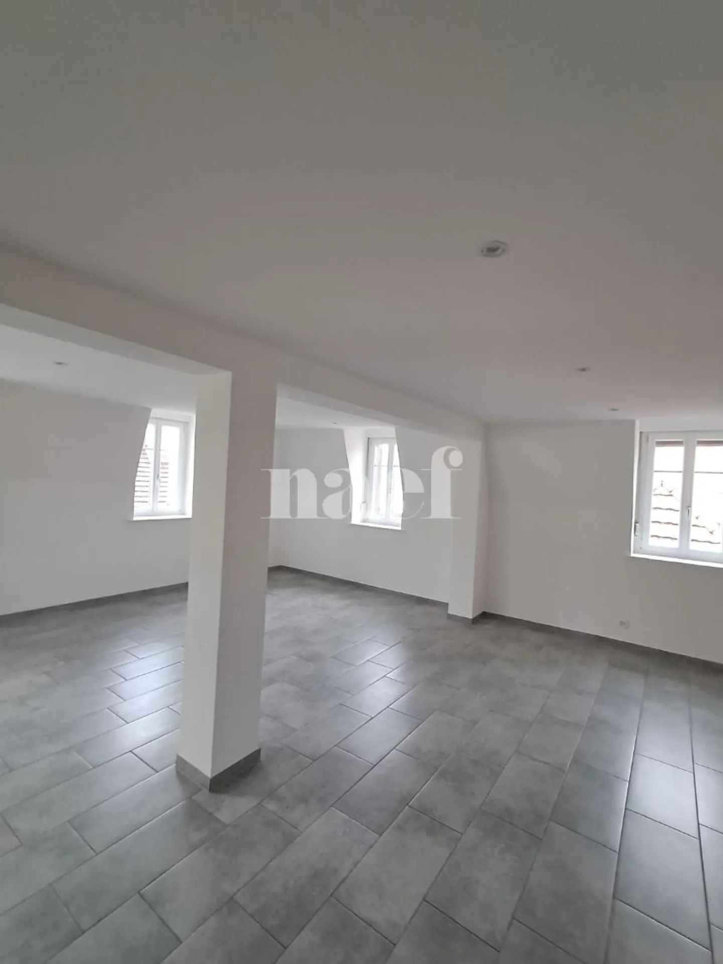 Appartement Moderne avec Ascenseur - Photo 2 sur 9