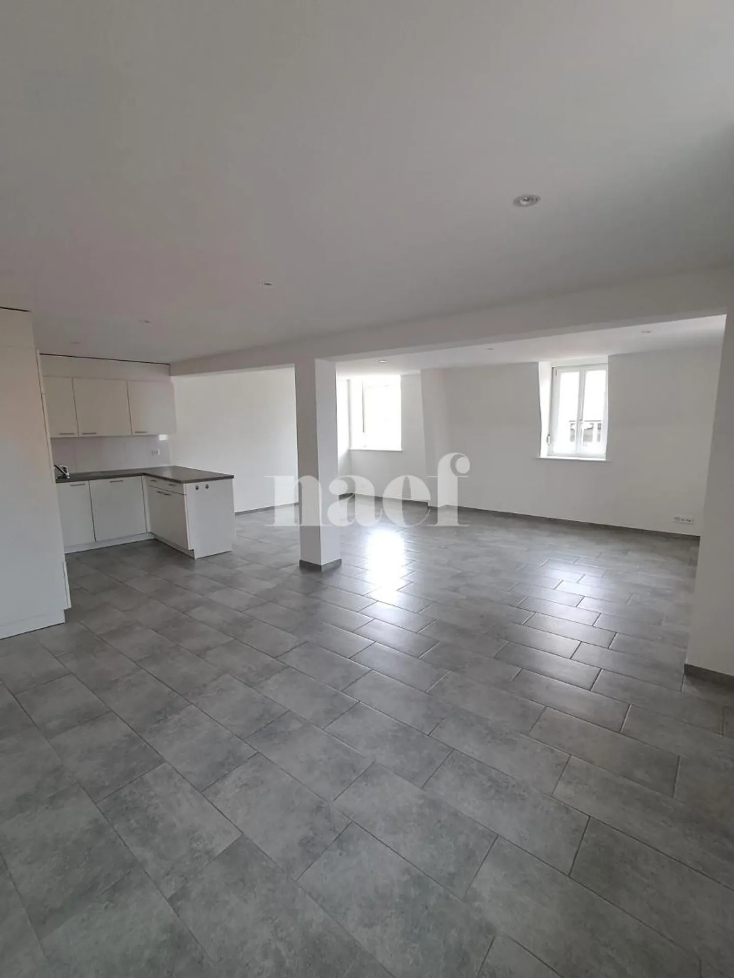 Appartement Moderne avec Ascenseur - Photo 3 sur 9