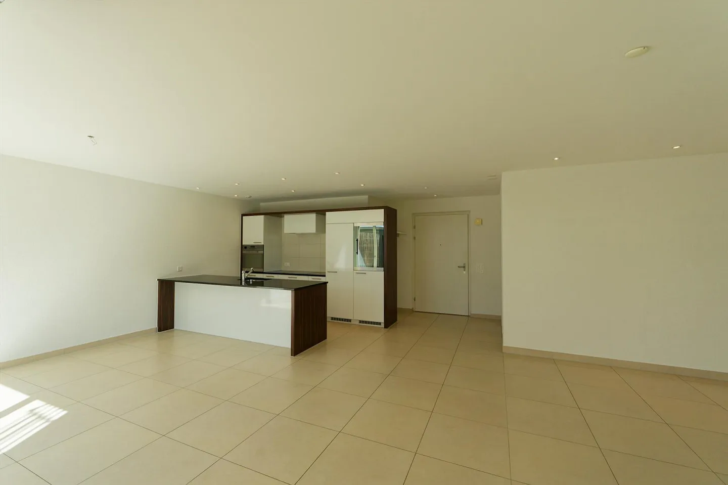 Garden apartment in a quiet location - Photo 3 of 13