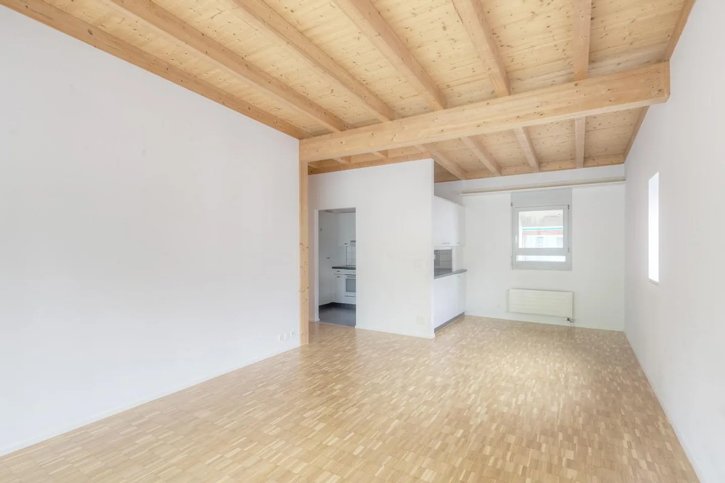Helle Wohnung mit moderner Küche - Foto 2 von 8
