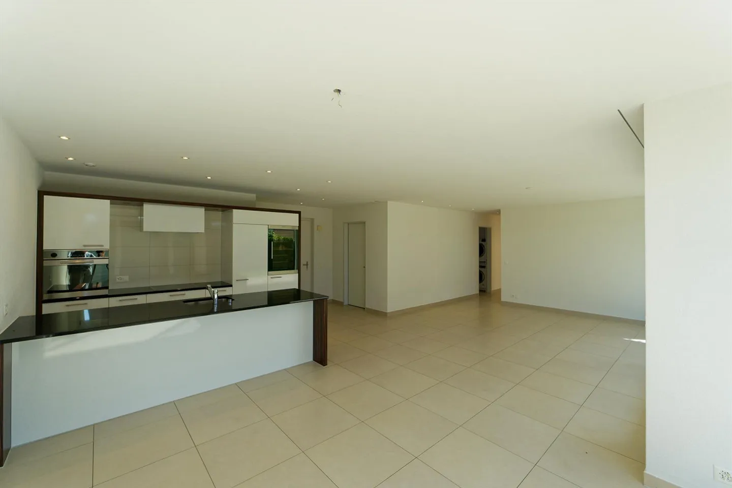 Garden apartment in a quiet location - Photo 10 of 13