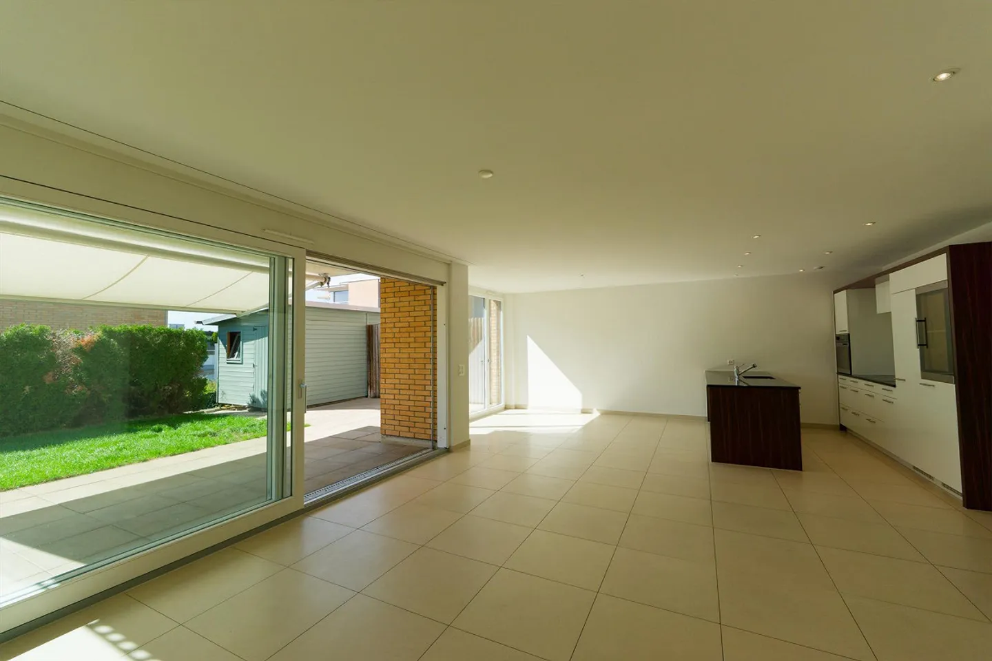 Garden apartment in a quiet location - Photo 11 of 13