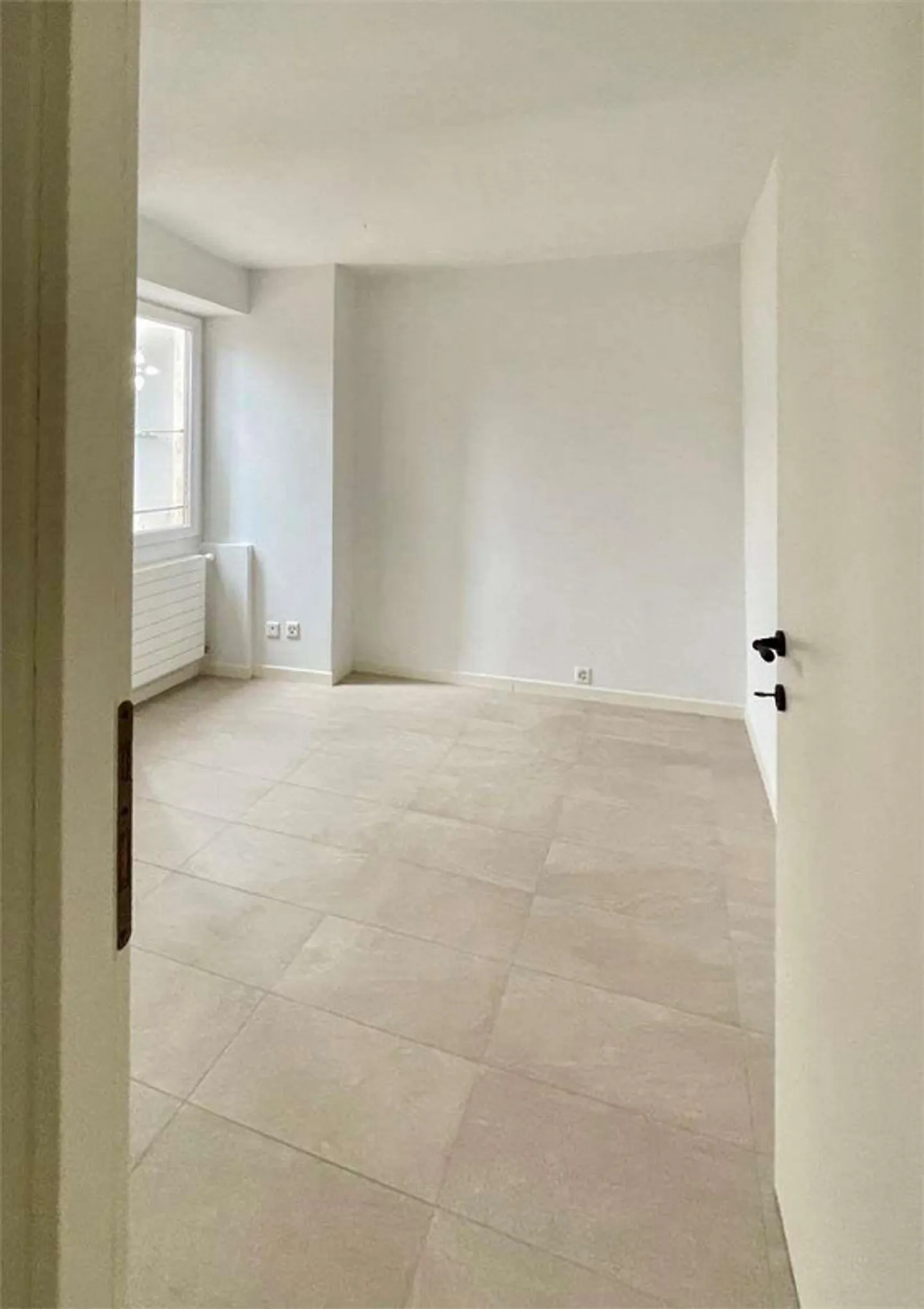 Modern 4.5-room apartment with lake view in Curio - Photo 8 of 11