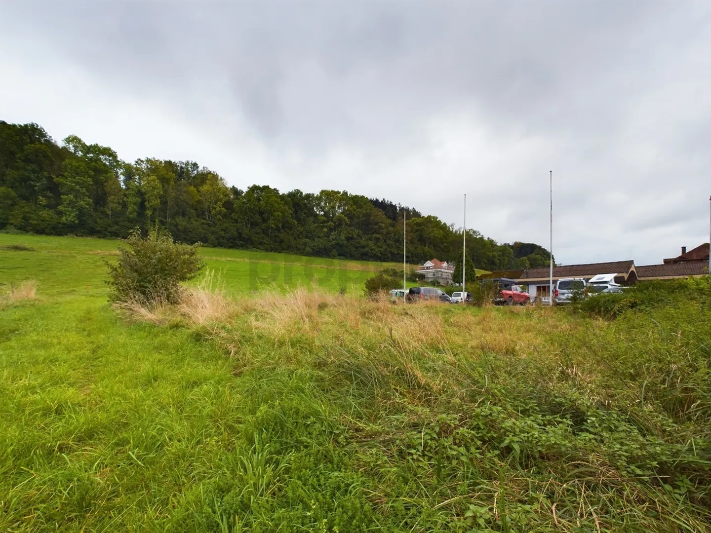 Terrain de construction polyvalent en zone mixte M2 - 648 m² pour habitation et commerce à Riedtwil - Photo 4 sur 8