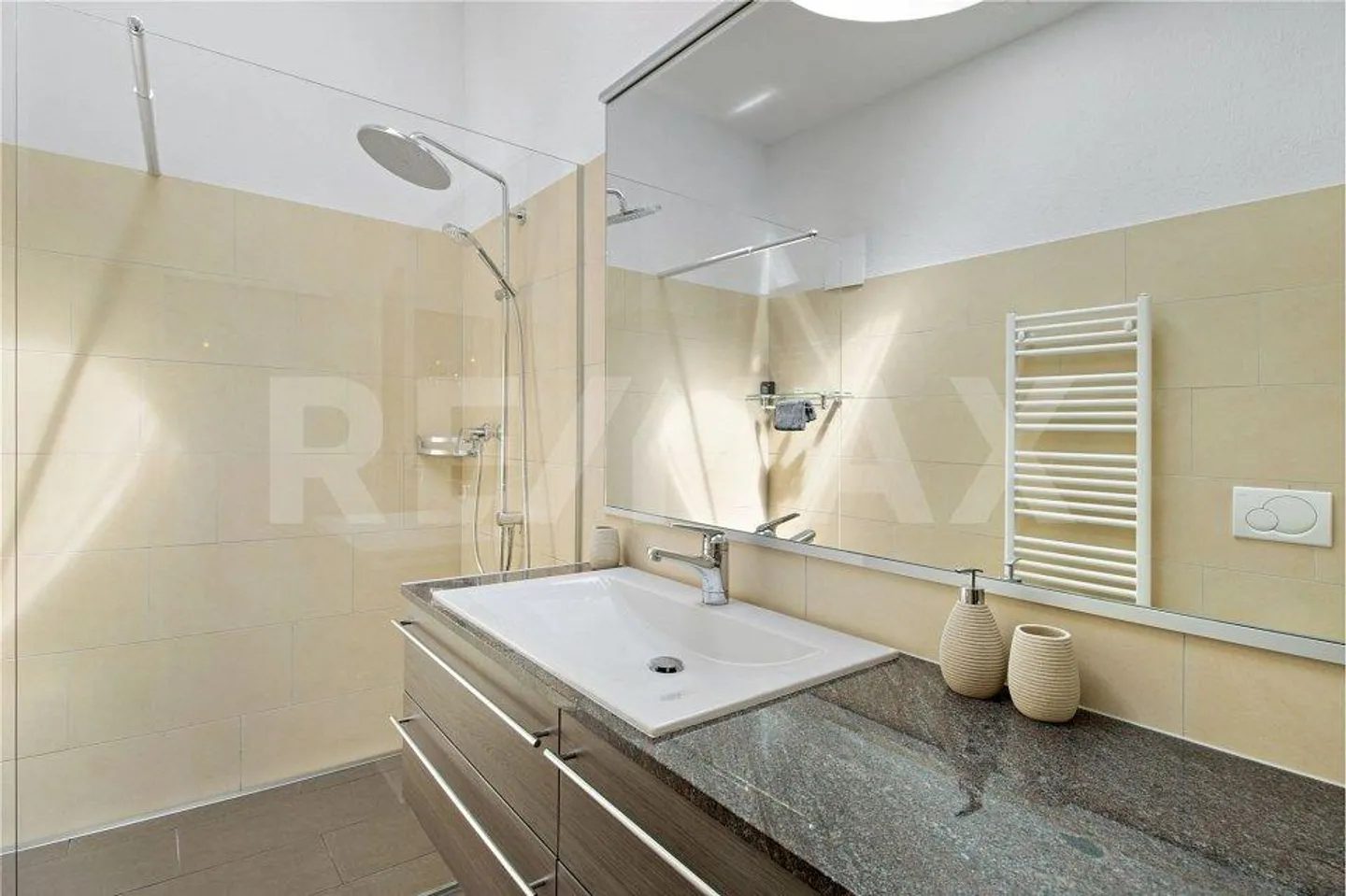2 ½-Zimmer-Attikageschoss Wohnung  stilvoll wohnen über den Dächern - Foto 3 von 10