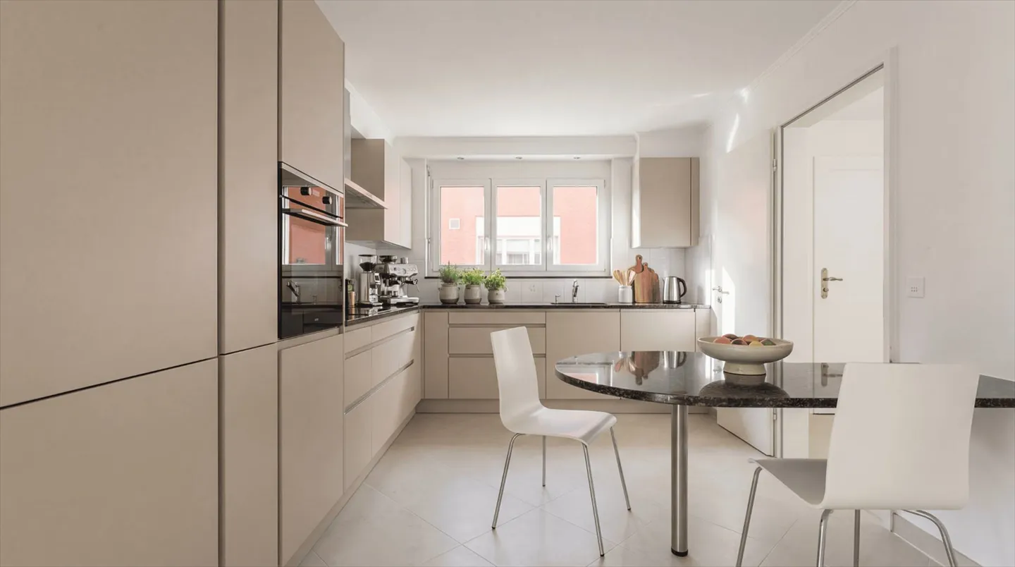 The Transformation - Space, Comfort and Panoramic View of the Lake and the Alps - Photo 5 of 11