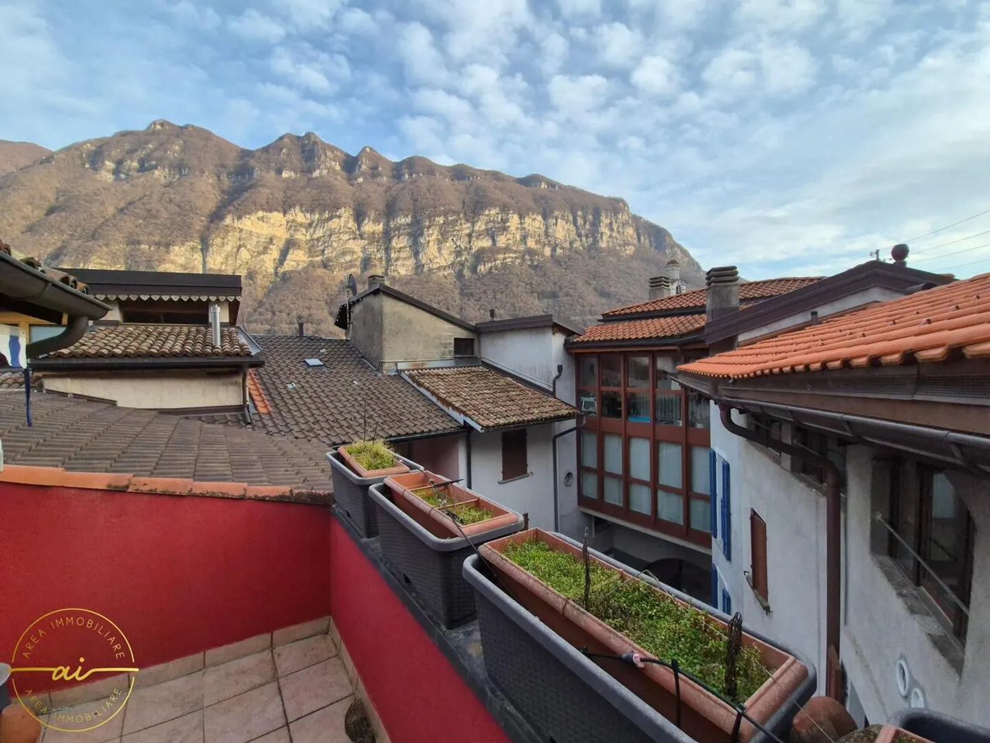 Casa con 5,5 stanze nel centro storico di Riva San Vitale - Foto 1 di 11