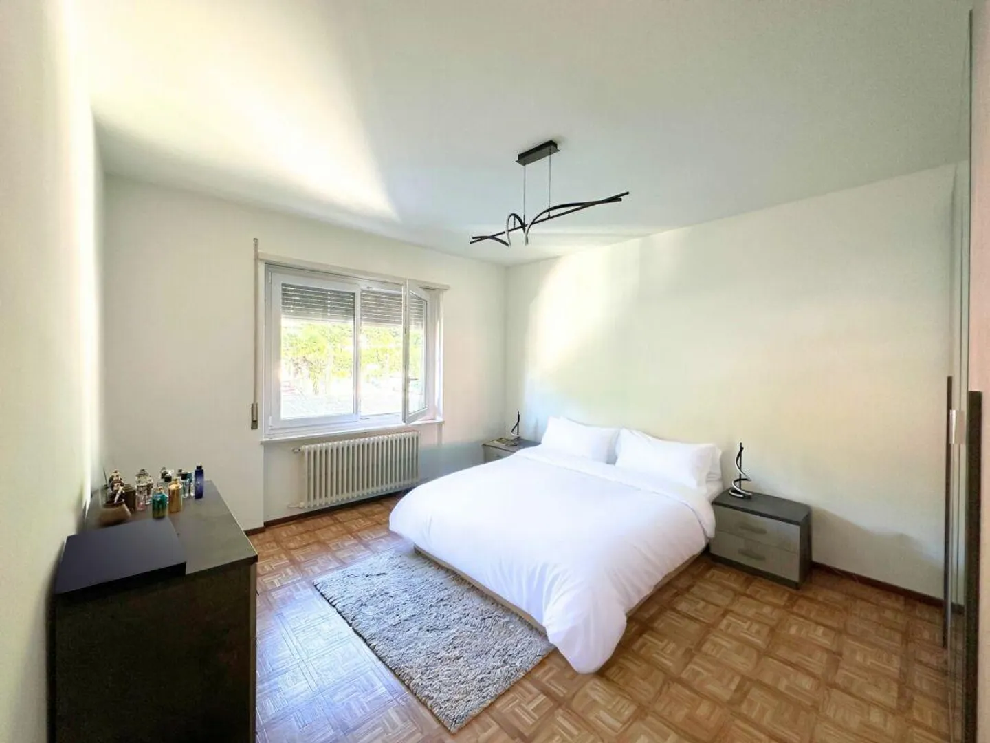 Interesting residential building with 3 residential units - Photo 10 of 23