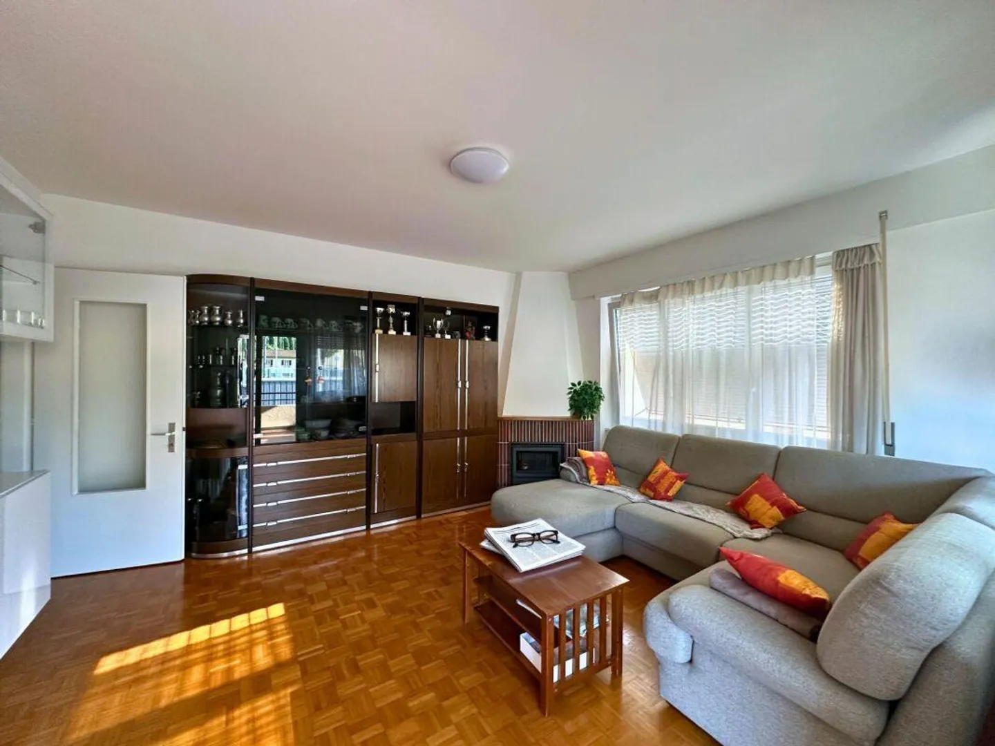 Interesting residential building with 3 residential units - Photo 13 of 23