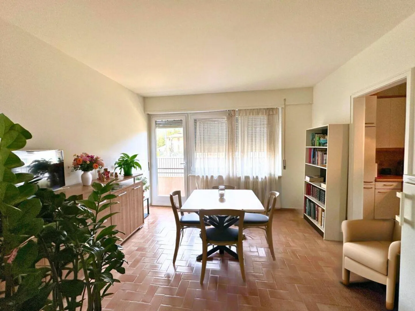 Interesting residential building with 3 residential units - Photo 14 of 23