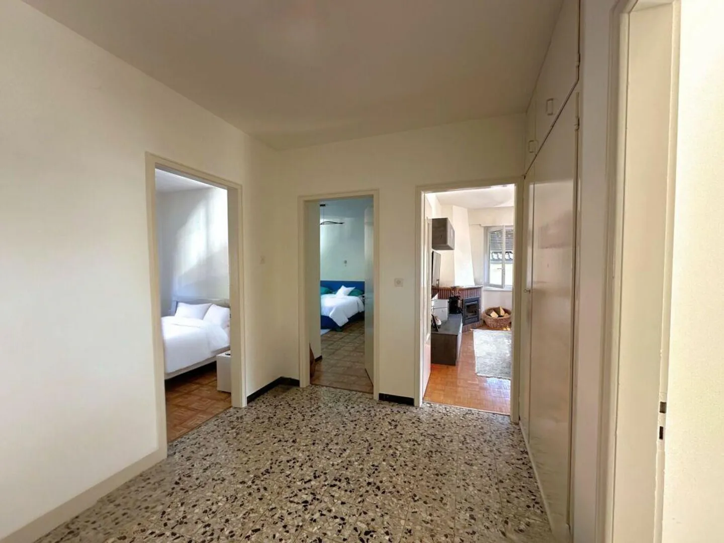 Interesting residential building with 3 residential units - Photo 8 of 23