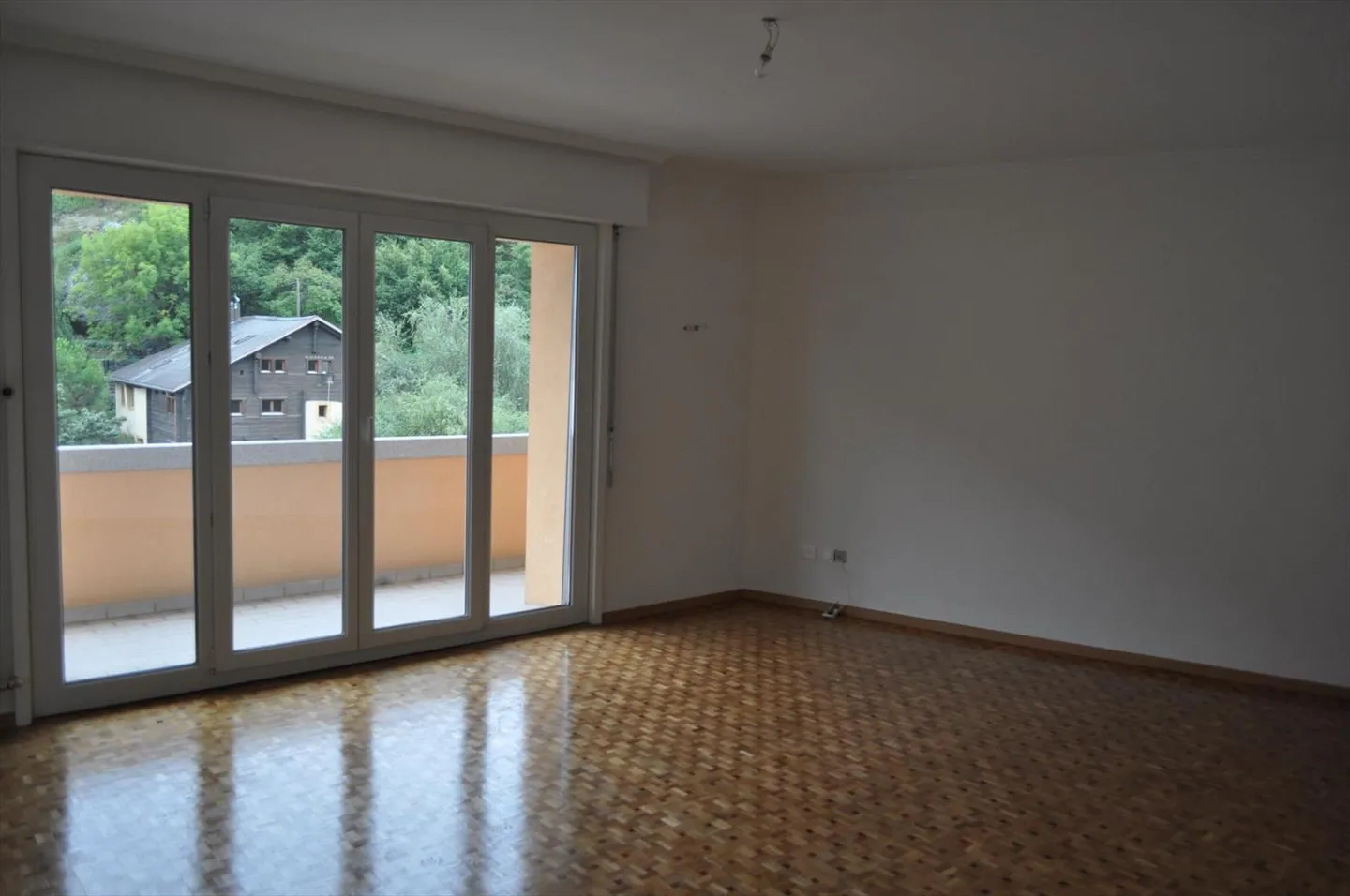 SIERRE - IN VENDITA - APPARTAMENTO 4.5 STANZE - fr 439'000.00 - Foto 3 di 13