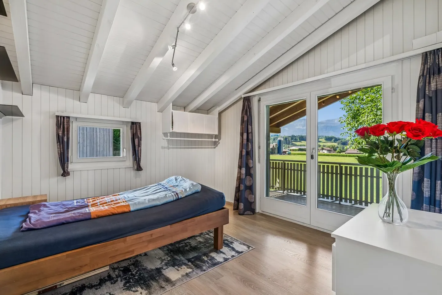 Living with a View – Detached 7-Room Single-Family House - Photo 11 of 21