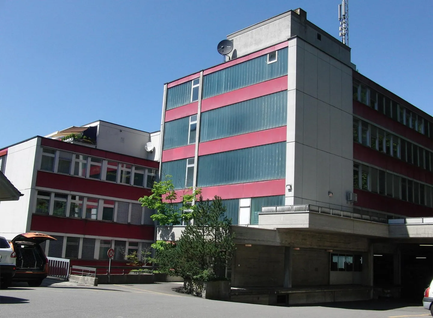 Posti auto ad Adliswil - Foto 2 di 3
