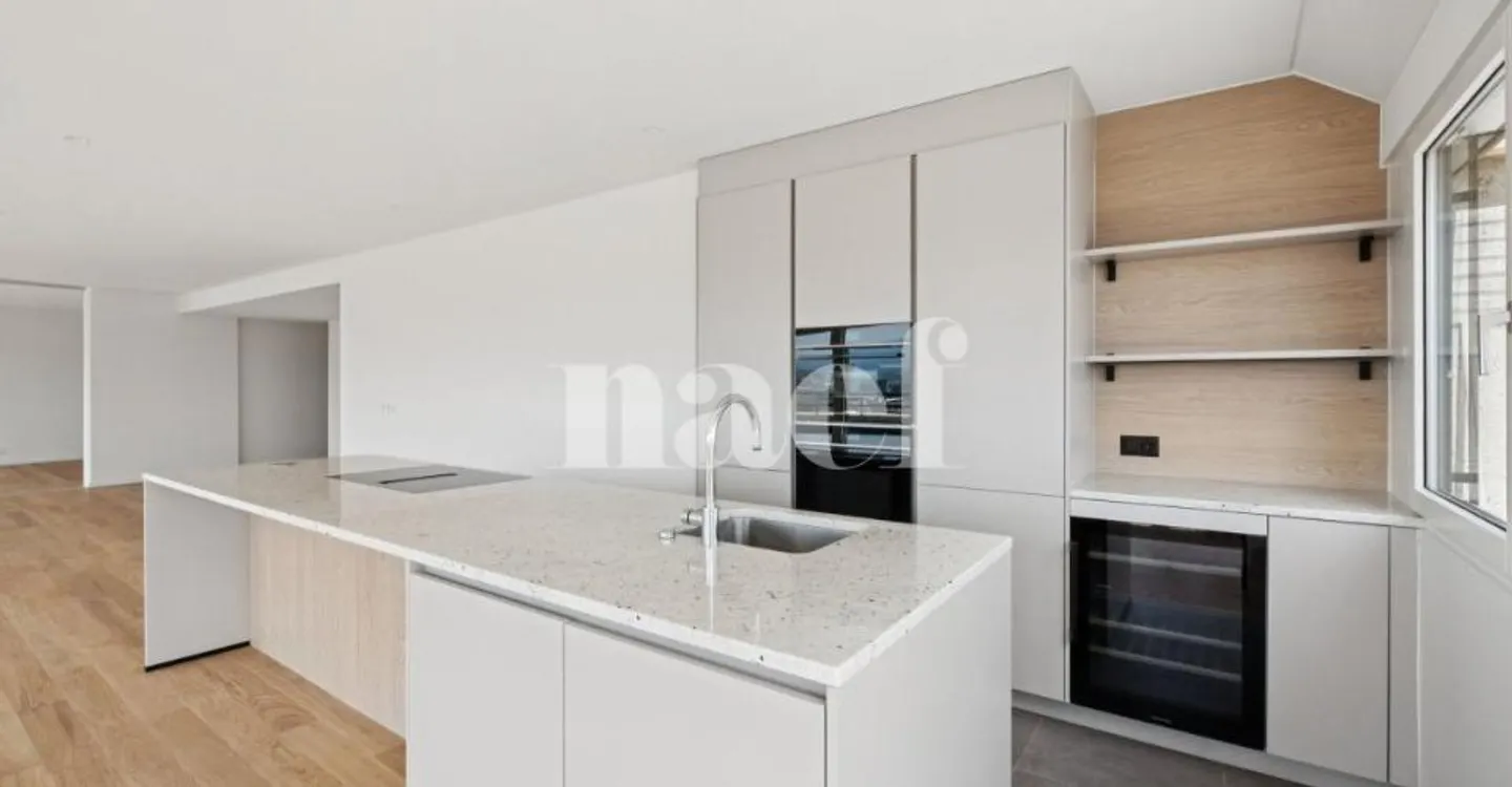 6-Room Apartment - Photo 2 of 13