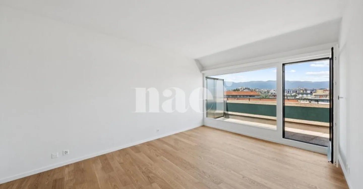 6-Room Apartment - Photo 6 of 13