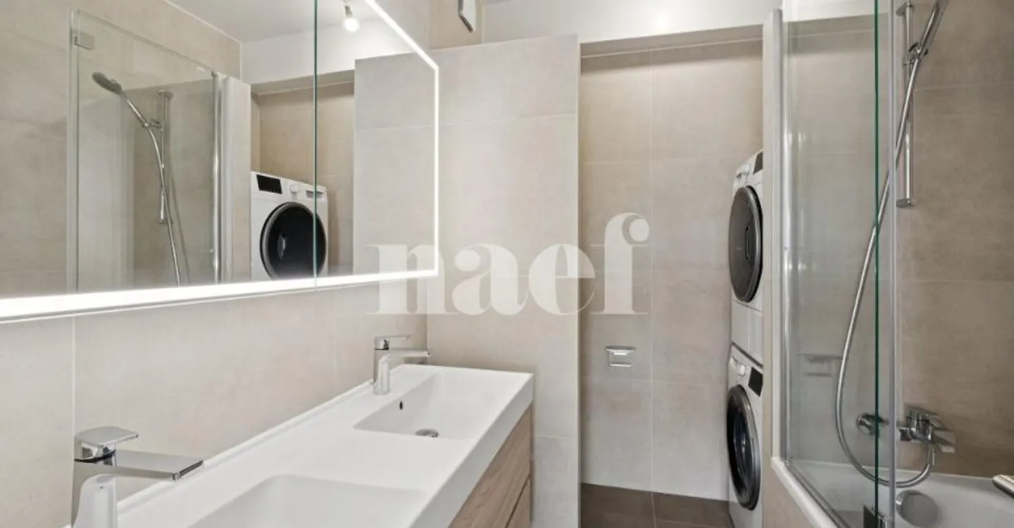 6-Room Apartment - Photo 10 of 13