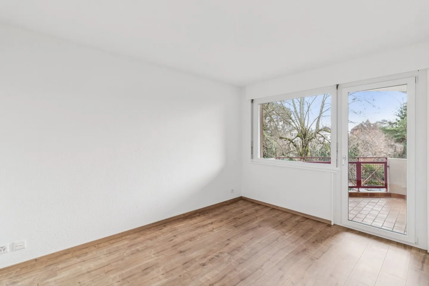 Appartamento ristrutturato di 6,5 stanze con studio indipendente Un'opportunità rara - Foto 4 di 10