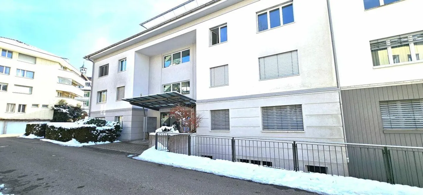 Attraktive 5.5-Zimmer-Wohnung in Degersheim - Foto 1 von 16