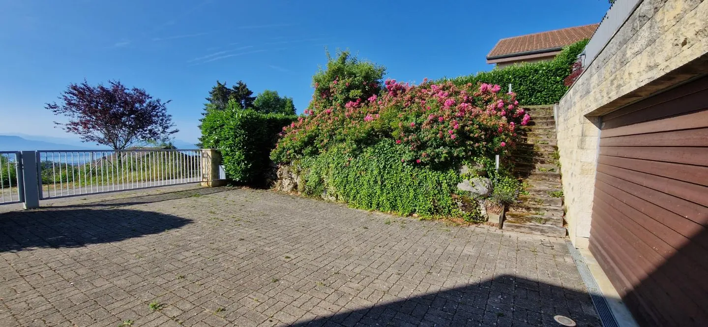 Villa moderne de 7 pièces avec vue exceptionnelle à Arzier-Le Muids - Photo 9 sur 9