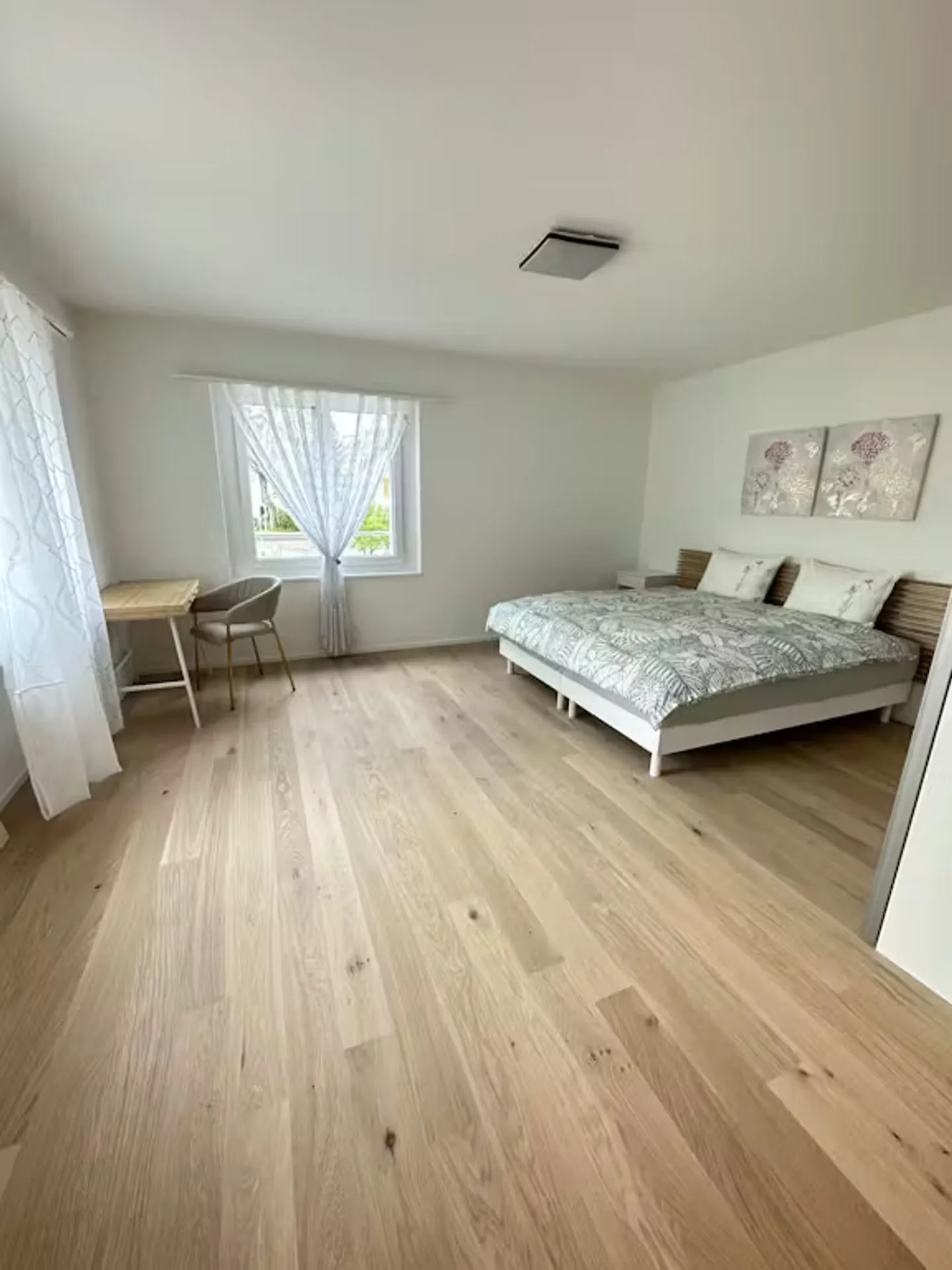 Stylish Room in Co-living Space - Photo 8 of 10