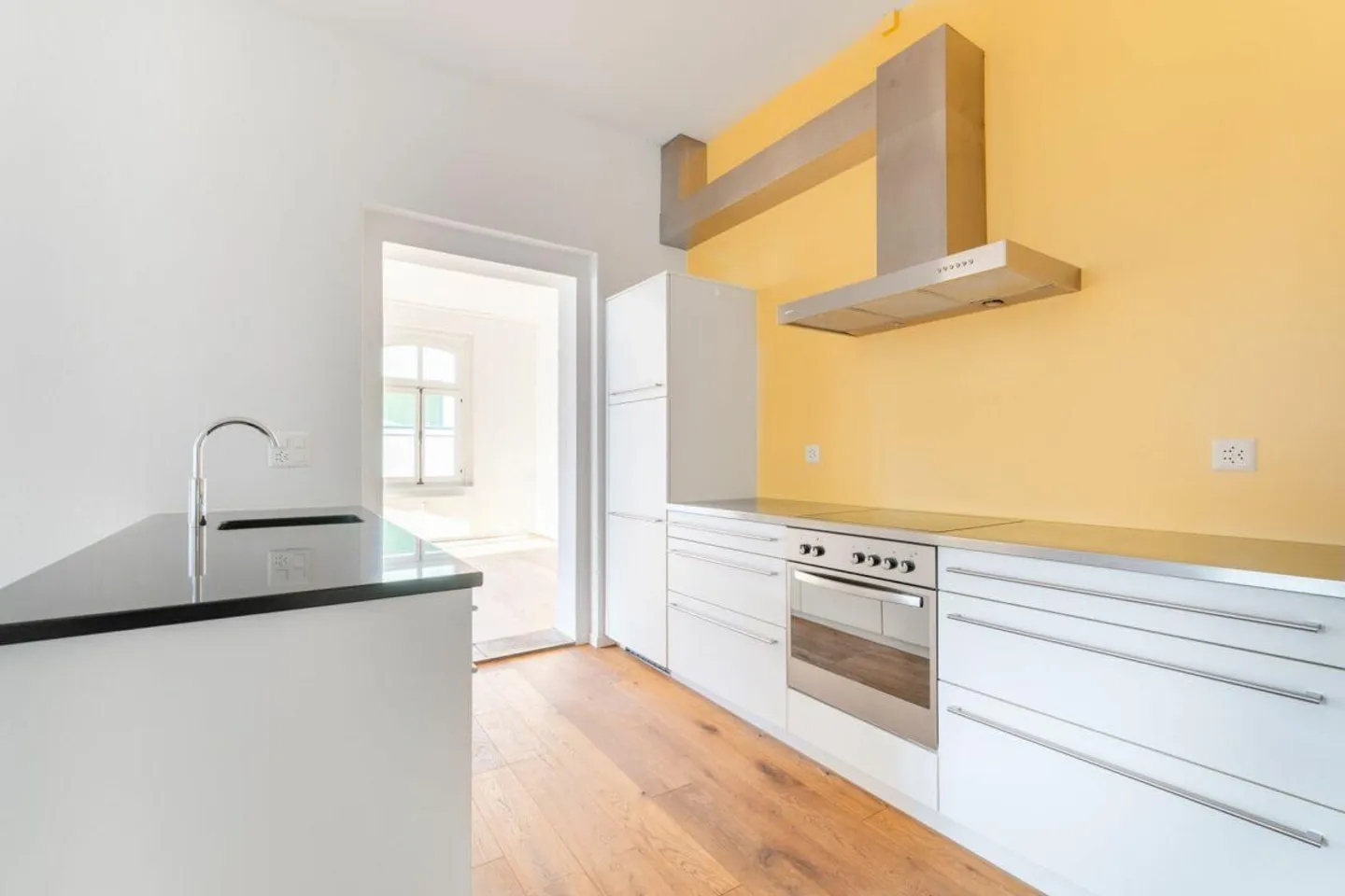 Extraordinary 5.5 Room Apartment with 2-Room Studio Apartment - Photo 4 of 15