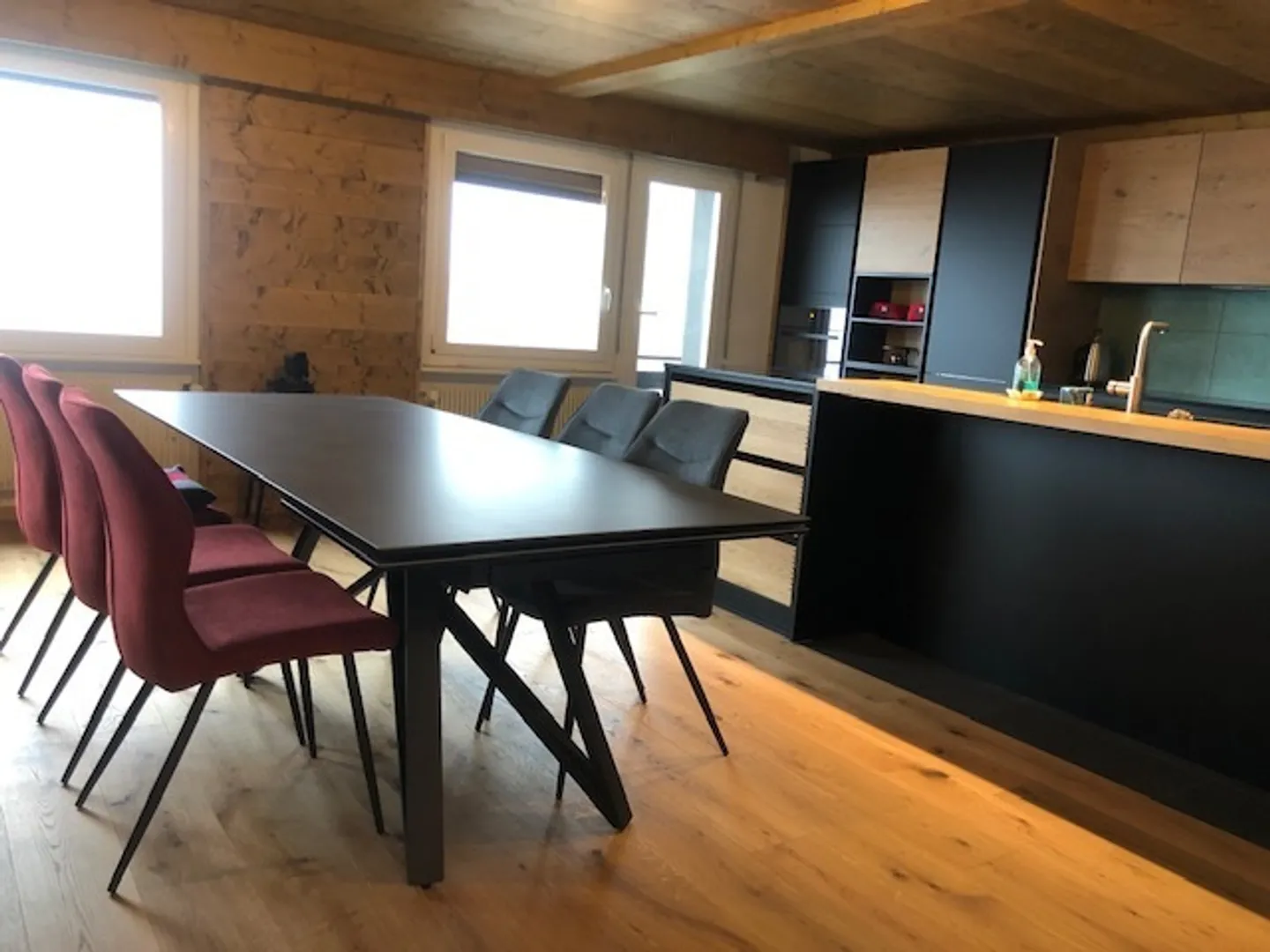 Saisonale Vermietung eines wunderschönen 4,5-Zimmer-Penthouse-Apartments in Nendaz - Foto 3 von 14